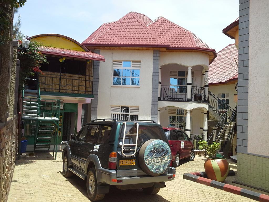 Radius Guest Flats Bed & Breakfast Kigali Ruang foto