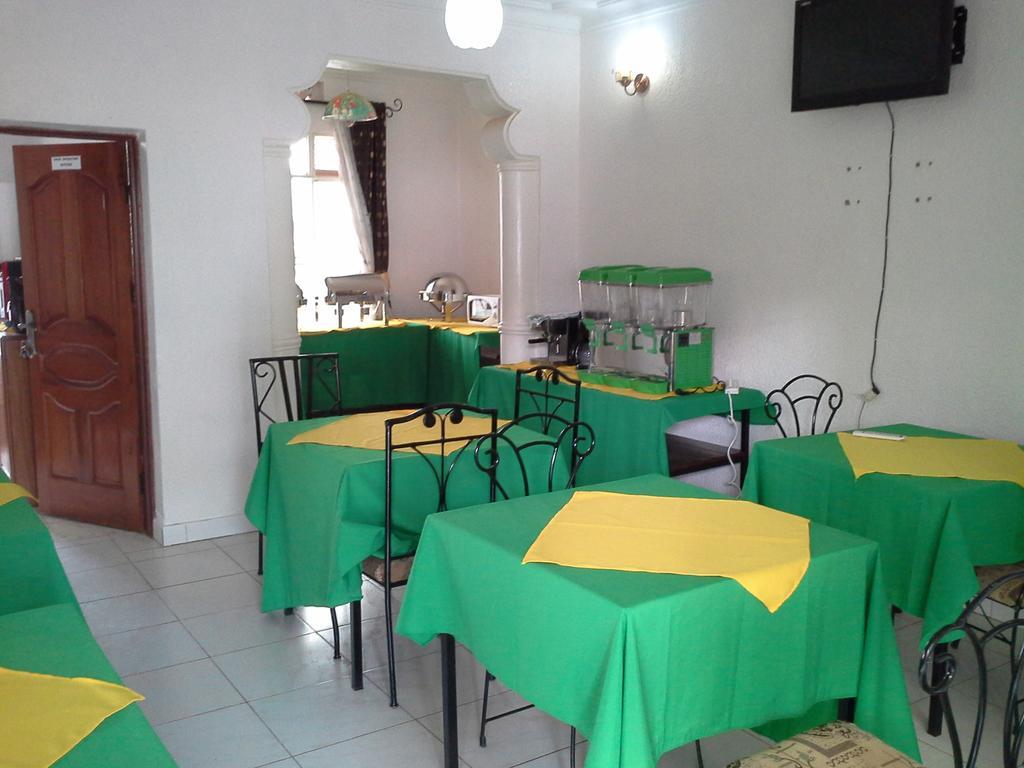 Radius Guest Flats Bed & Breakfast Kigali Ruang foto